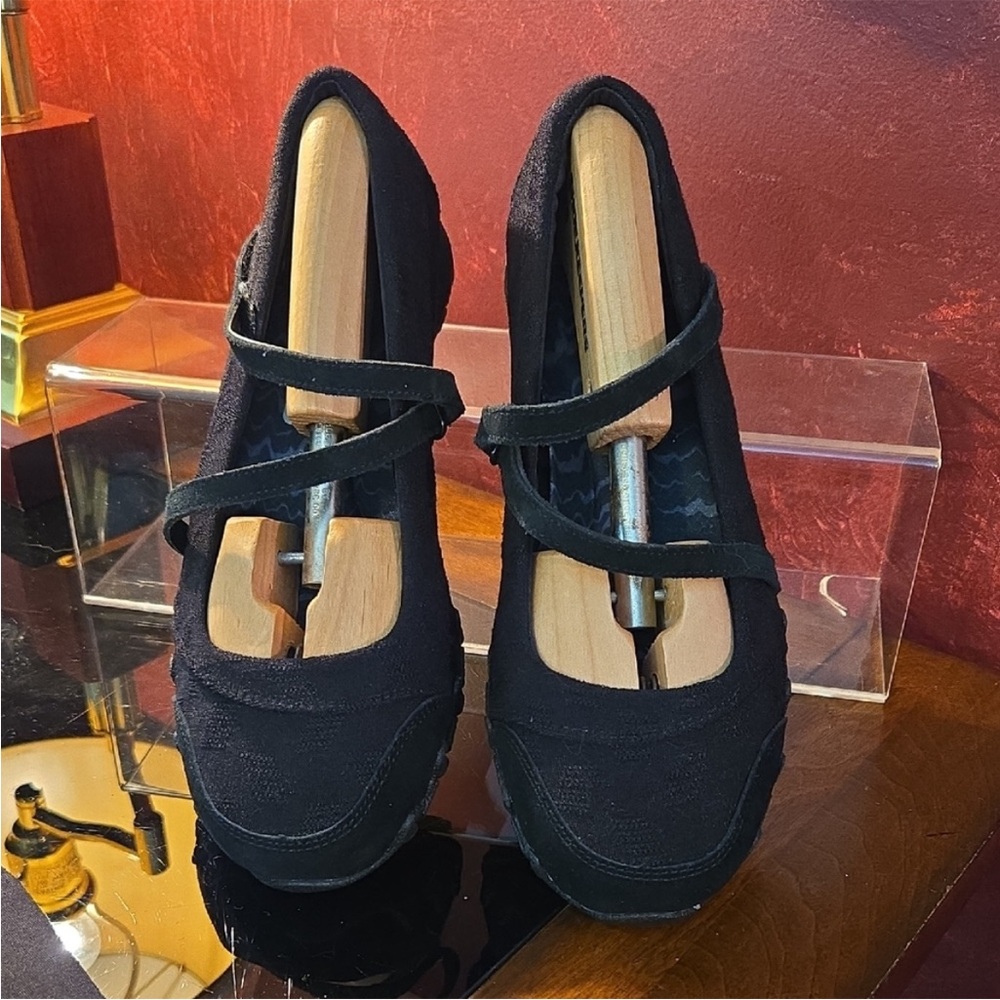 Sketchers Relax Fit Black Bikets Mary Jane Size 8